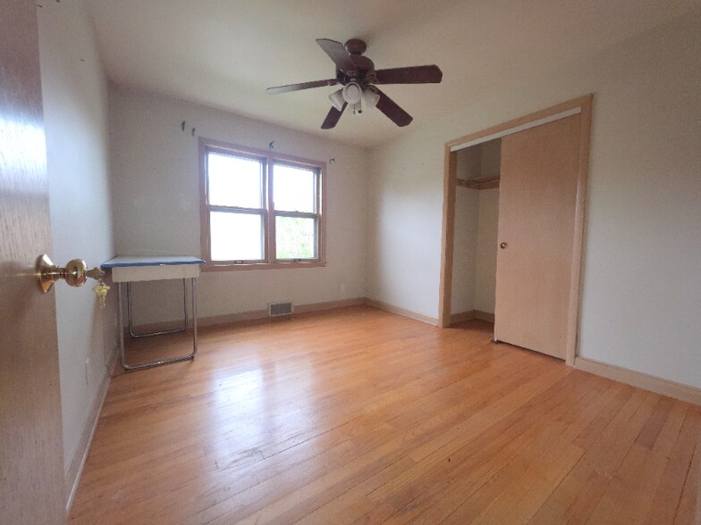 Building Photo - 2866 S 58th St