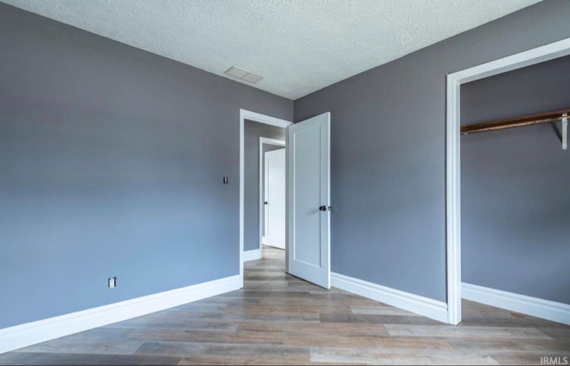 Building Photo - 635 Robin Dr