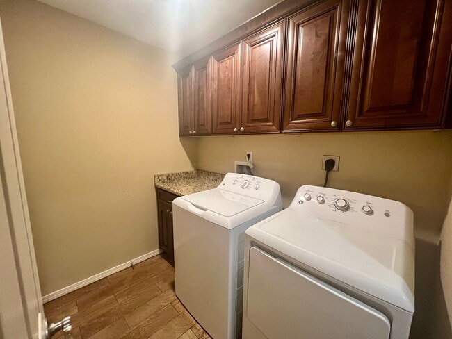 Building Photo - 514 Ridge Point Dr