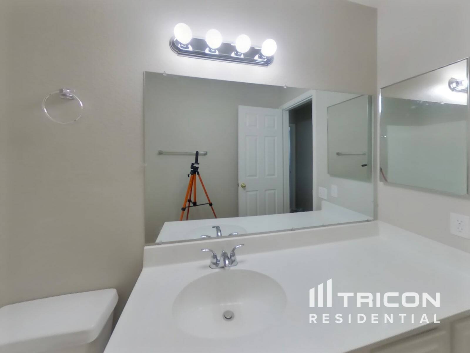 Building Photo - 6642 E Northridge St