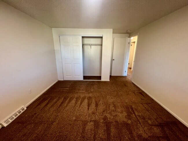 Building Photo - Affordable Two Bedroom Now Ready!