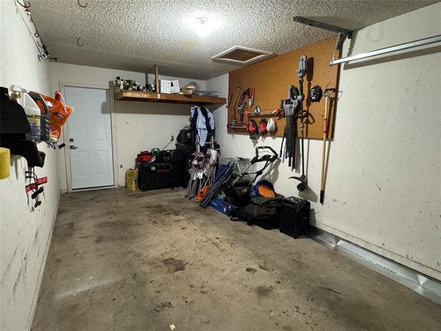 Building Photo - 2342 Westwood Dr