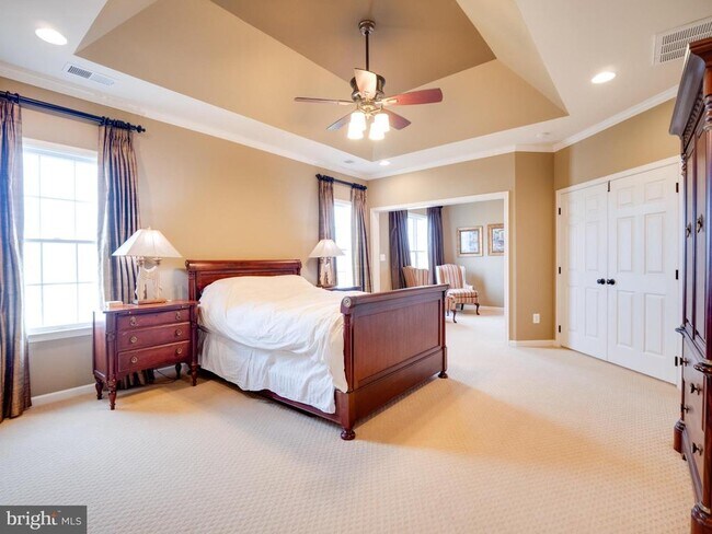 Building Photo - 23152 Evergreen Ridge Dr