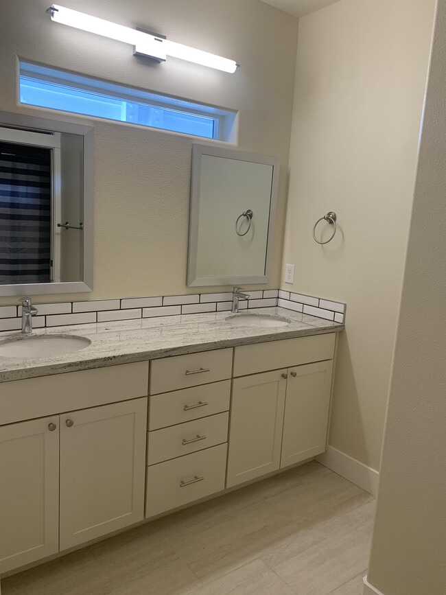 Building Photo - 3626 Aaron Dr