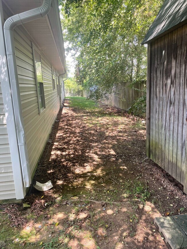 Building Photo - 150&amp;152 Rogers Drive, Rome, GA 30165