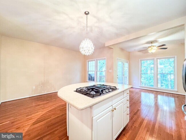 Building Photo - 11742 Valley Ridge Cir