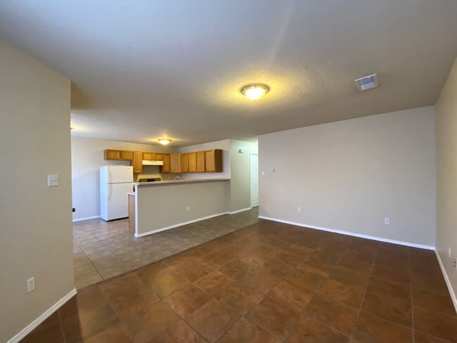 Building Photo - 2BR/1Bath - 4 Plex in Rio Rancho