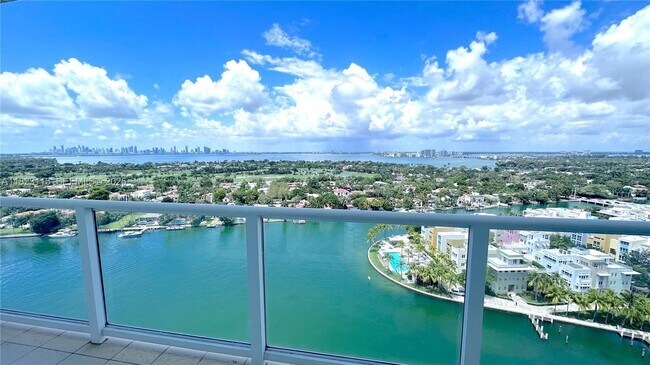 Building Photo - 5900 Collins Ave