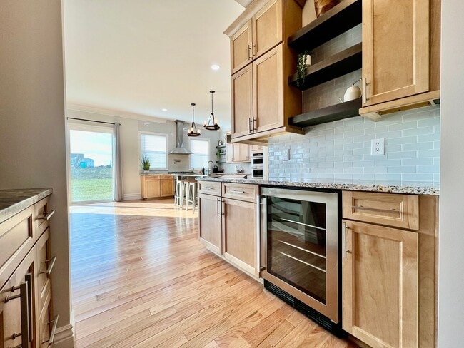 Building Photo - Luxury Home Incredible master suite Liberty Twp OH