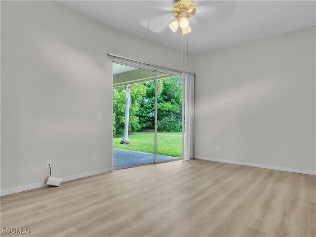 Building Photo - 1580 Argyle Dr