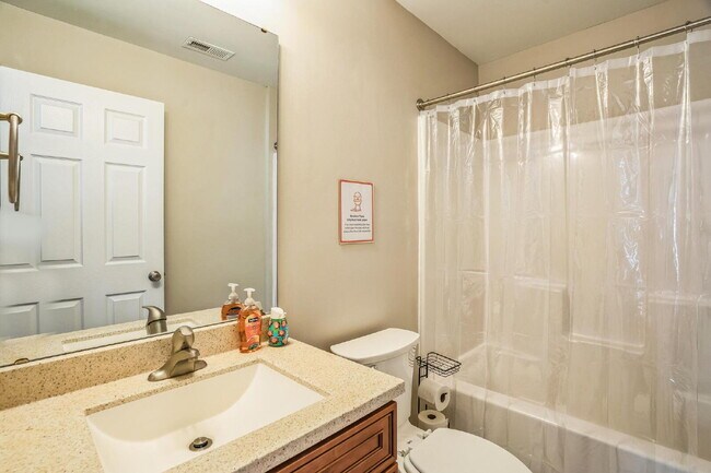 Building Photo - Stylish, Newly-Renovated Home in Raleigh with Great Location!