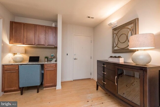 Building Photo - 1200 Walnut St