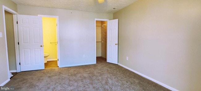 Building Photo - 902 Cedar Crest Ct