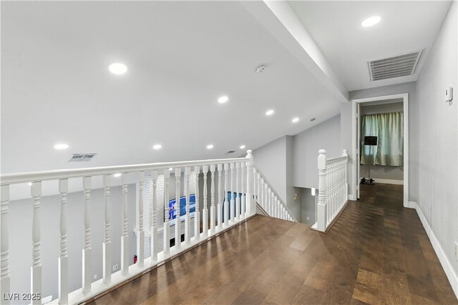 Building Photo - 3280 Dayflower St