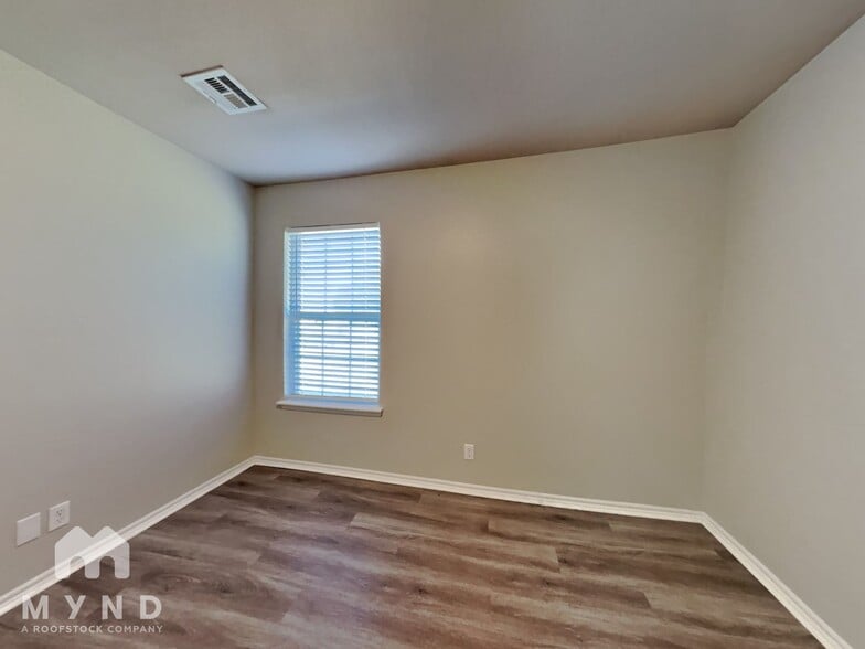 Building Photo - 3514 E Fairmont St