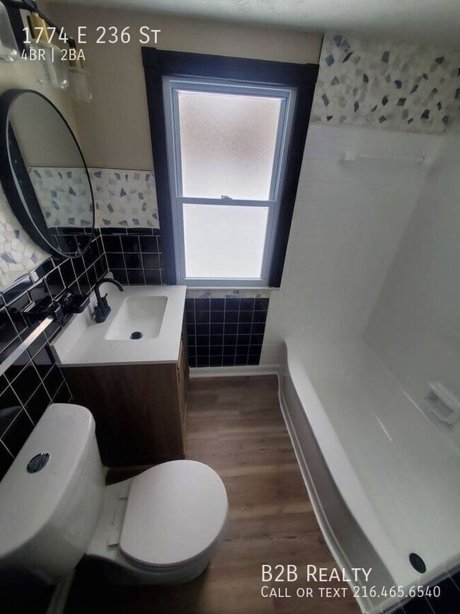 Building Photo - 1774 E 236th St