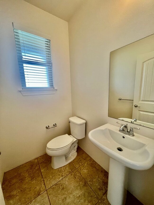 Building Photo - 4 Bedroom 2-Story house at Kahiwelo, Makak...