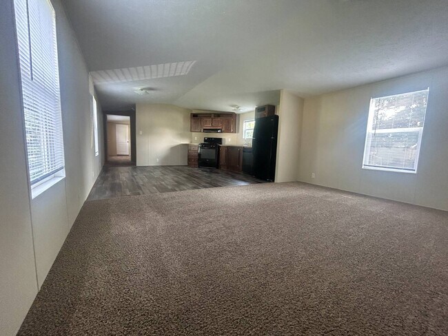 Building Photo - 783 Amherst Ln