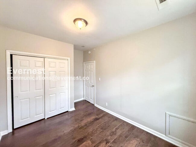 Building Photo - 318 Oregon St