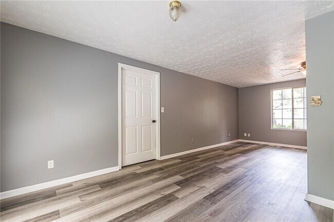 Building Photo - 806 Houndstooth Trail NW