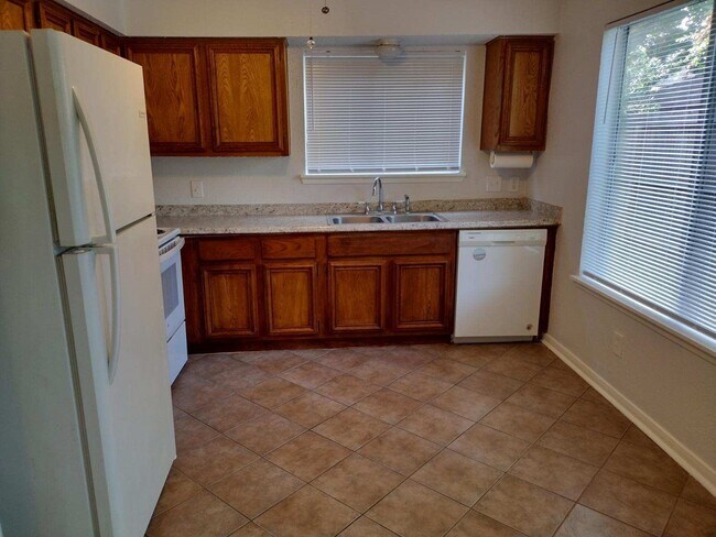 Building Photo - 12200 Overbrook Ln