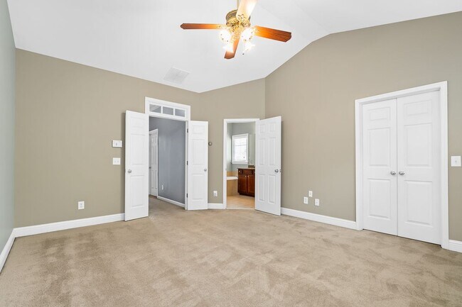 Building Photo - 2301 Marion Walk Dr SE