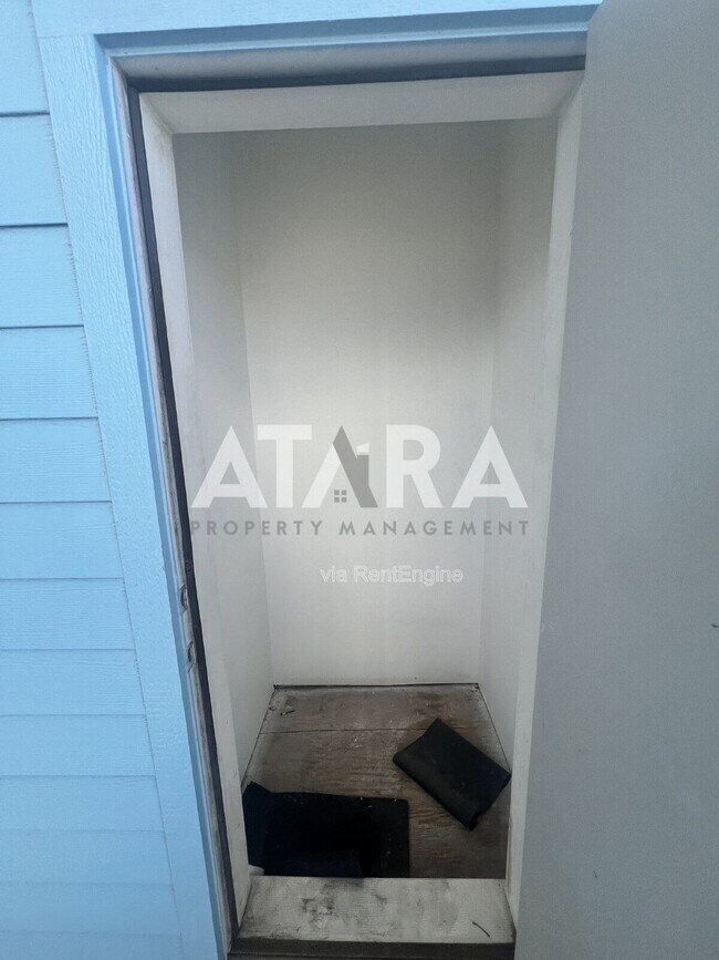 Building Photo - 909 Euclid Ave