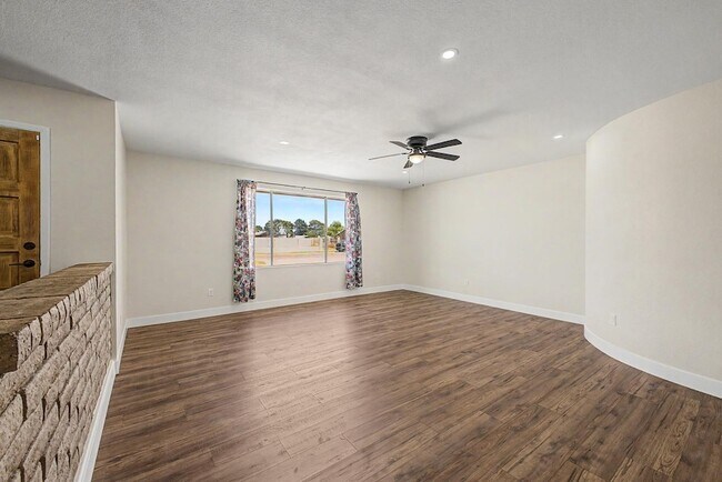 Building Photo - 5133 W McNeil St