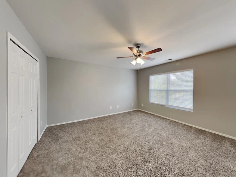 Building Photo - 2546 Buckleigh Dr