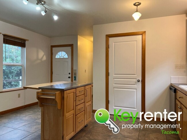 Building Photo - Discover Your Perfect Home: Modern Comfort...