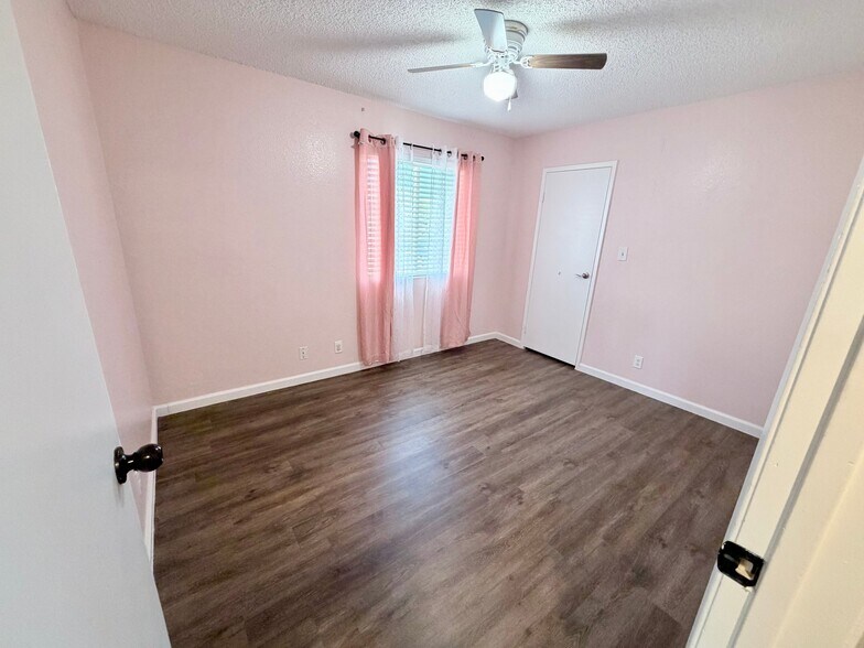 Building Photo - 6300 Espinosa Ave