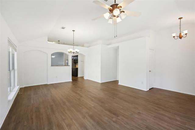 Building Photo - 728 Cardinal Dr