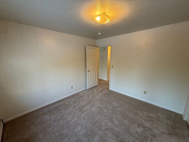 Building Photo - 3310 Max Cir