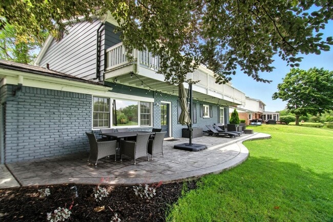 Building Photo - 5840 Sutters Ln
