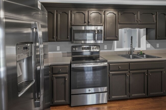 Building Photo - COMING SOON! Pet Friendly, 4 Bedroom 2 bat...