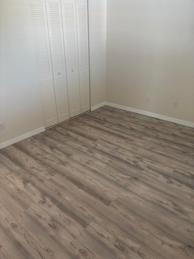 Building Photo - 2600 SE Ocean Blvd