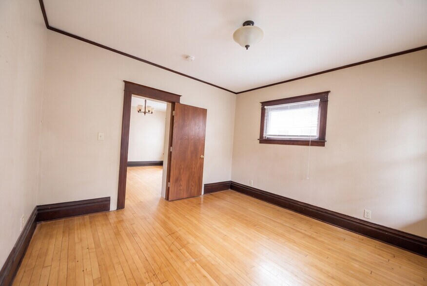 Building Photo - 122 N Franklin St