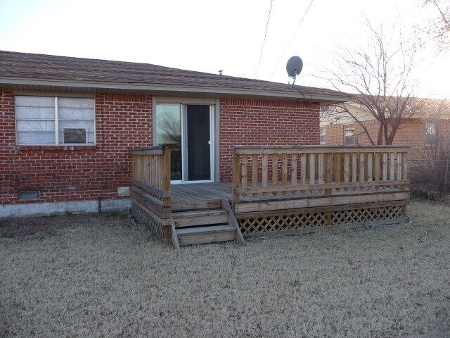 Building Photo - 605 SW 45th St