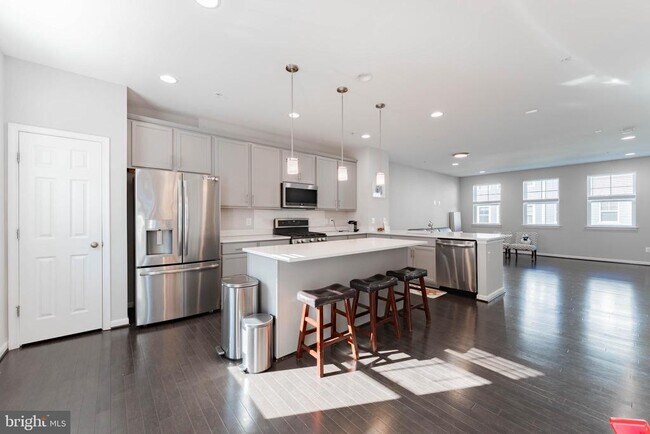 Building Photo - 14302 Potomac Heights Ln