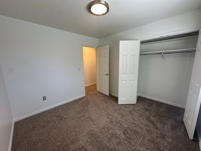 Building Photo - Freshly Painted, New Carpet Throughout - Home For Rent In Springville!!!