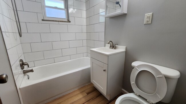 Building Photo - 192 E Norwich Ave