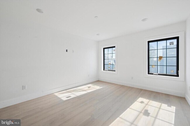 Building Photo - 538 Federal St