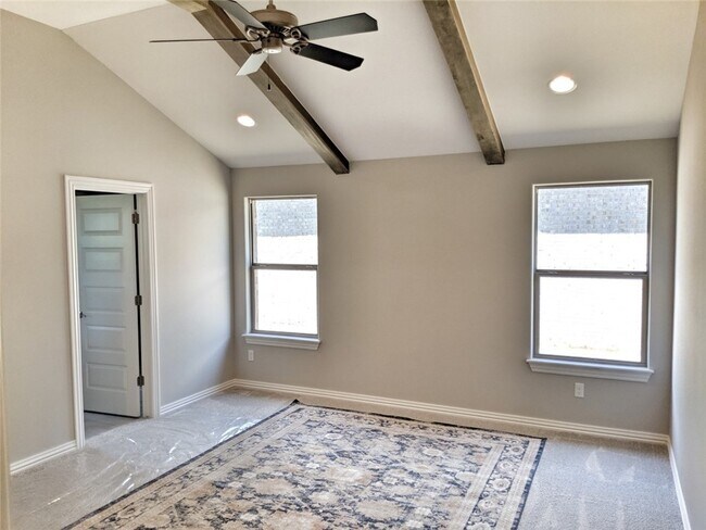 Building Photo - 3809 SW Mistletoe Ave