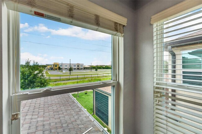 Building Photo - 3207 Palatka St