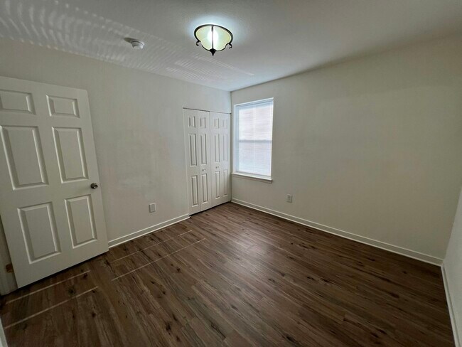 Building Photo - 3517 Briel St