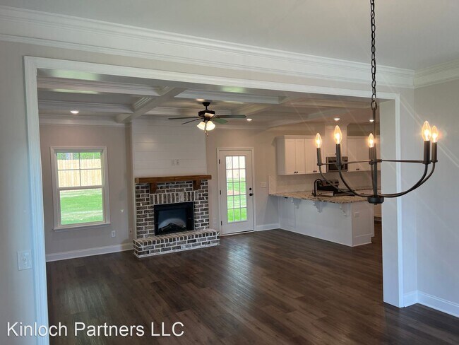 Building Photo - 4 br, 2.5 bath House - 3671 Lynwood Drive ...