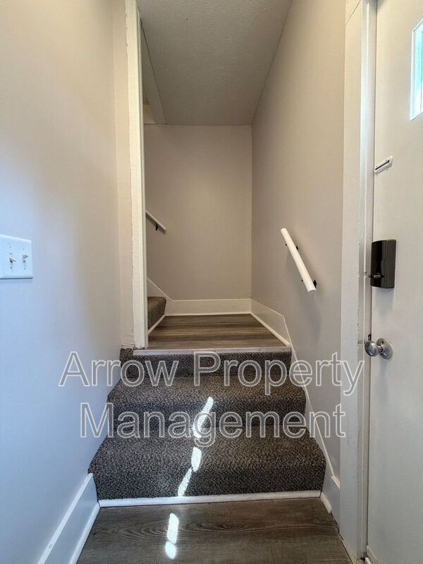 Building Photo - 926 A St
