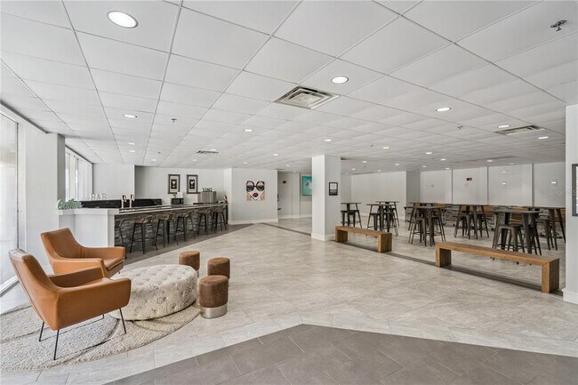 Building Photo - 151 E Washington St