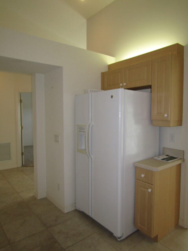 Building Photo - 868 Saranac Lake Dr