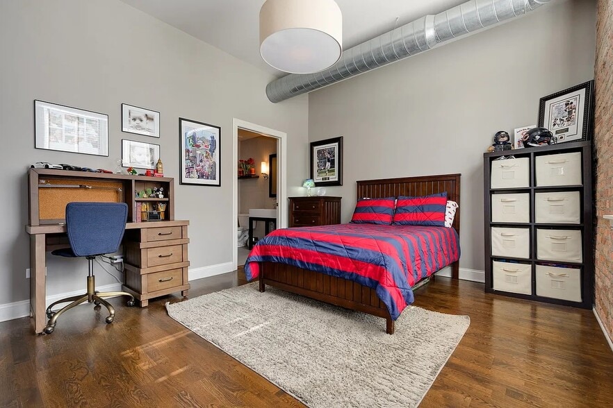 2nd Bedroom - 23 N Green St